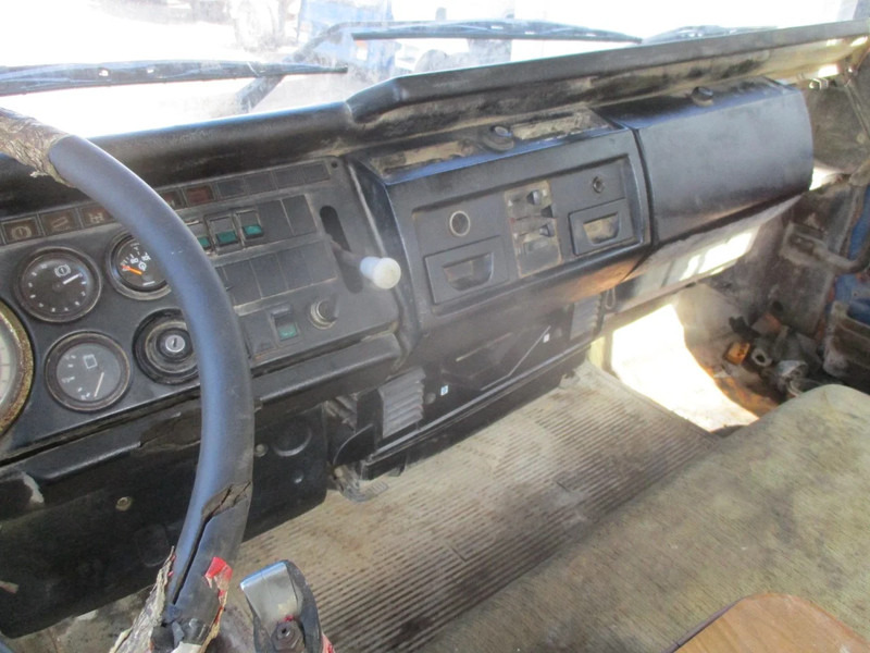 Kamion sa golom šasijom i zatvorenom kabinom MAN 26.280 , 6x4 , ZF Manual , Spring suspension: slika 10