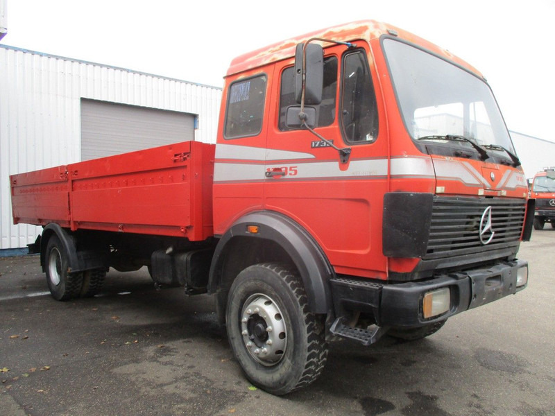 Mercedes-Benz 1626 , V8 , ZF Manual , spring suspension - Kamion sa tovarnim sandukom: slika 4 Mercedes-Benz 1626 , V8 , ZF Manual , spring suspension - Kamion sa tovarnim sandukom: slika 4