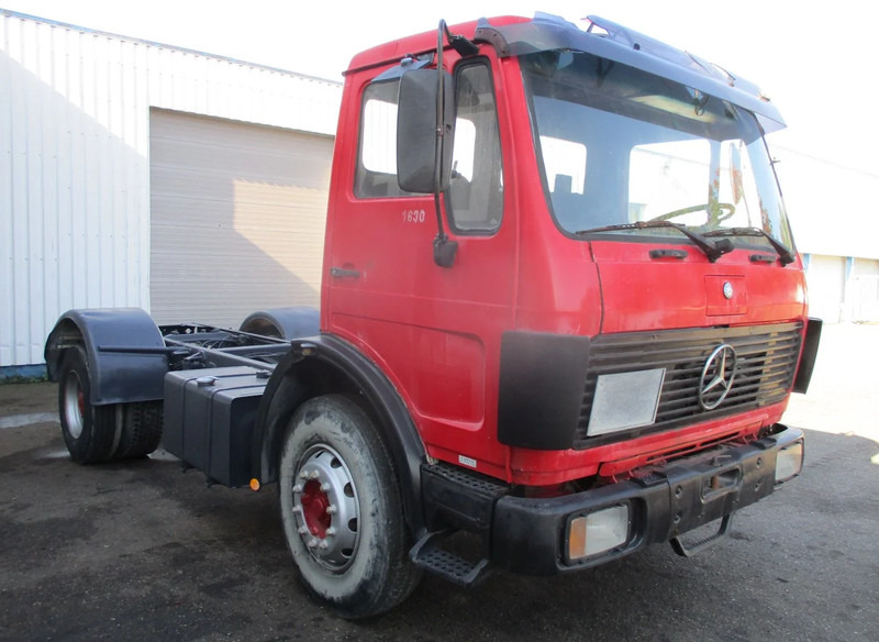 Mercedes-Benz 1630 , V8 , Bi-Turbo , Manual , Spring suspension - Kamion sa golom šasijom i zatvorenom kabinom: slika 4 Mercedes-Benz 1630 , V8 , Bi-Turbo , Manual , Spring suspension - Kamion sa golom šasijom i zatvorenom kabinom: slika 4