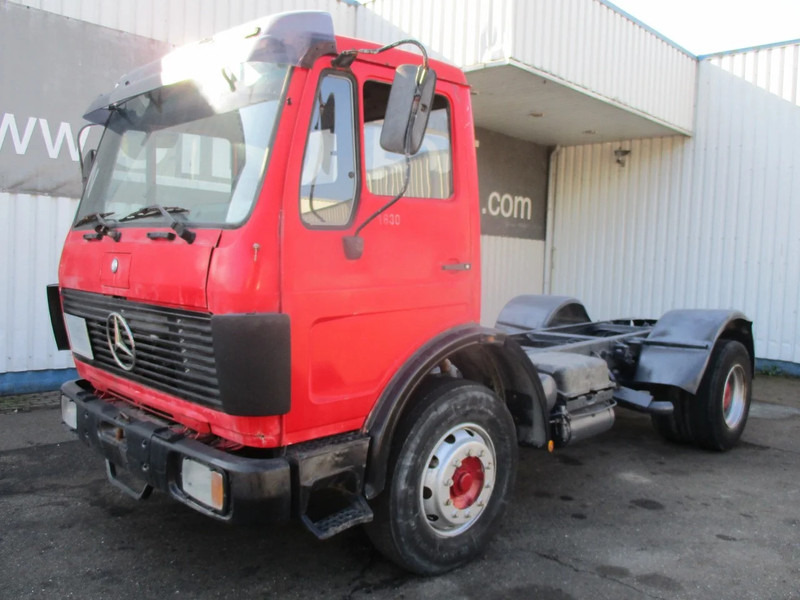 Mercedes-Benz 1630 , V8 , Bi-Turbo , Manual , Spring suspension - Kamion sa golom šasijom i zatvorenom kabinom: slika 1 Mercedes-Benz 1630 , V8 , Bi-Turbo , Manual , Spring suspension - Kamion sa golom šasijom i zatvorenom kabinom: slika 1
