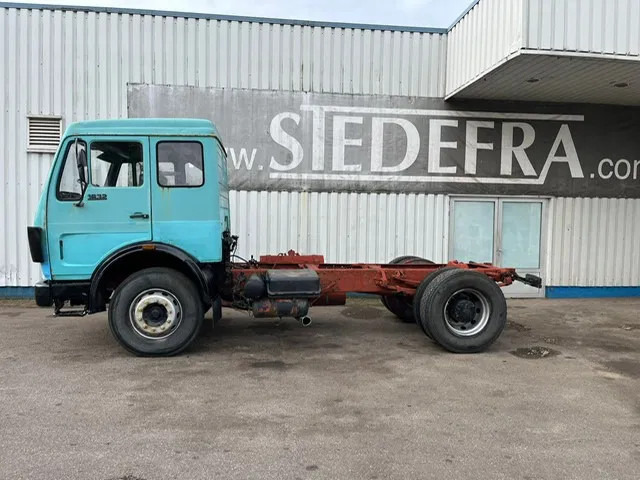 Mercedes-Benz 1632 , V10 , ZF Manual , Spring suspension - Kamion sa golom šasijom i zatvorenom kabinom: slika 2 Mercedes-Benz 1632 , V10 , ZF Manual , Spring suspension - Kamion sa golom šasijom i zatvorenom kabinom: slika 2