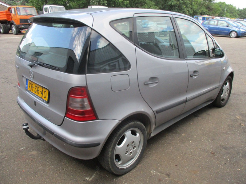 Mercedes-Benz A-Klasse A160 Elegance , Manual - Hečbek: slika 3 Mercedes-Benz A-Klasse A160 Elegance , Manual - Hečbek: slika 3