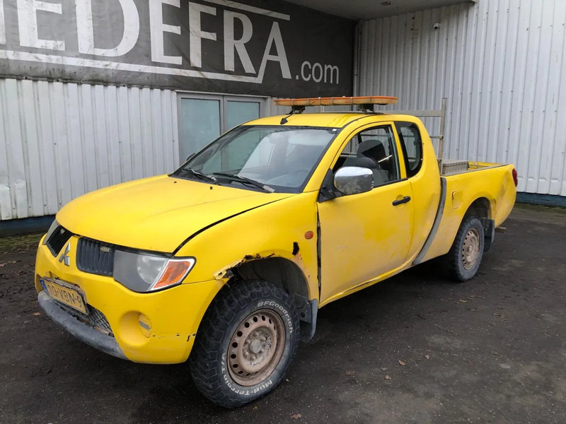 Mitsubishi L200 , 4x4 , 2.5 Di-D , Club cab - Automobil: slika 1 Mitsubishi L200 , 4x4 , 2.5 Di-D , Club cab - Automobil: slika 1