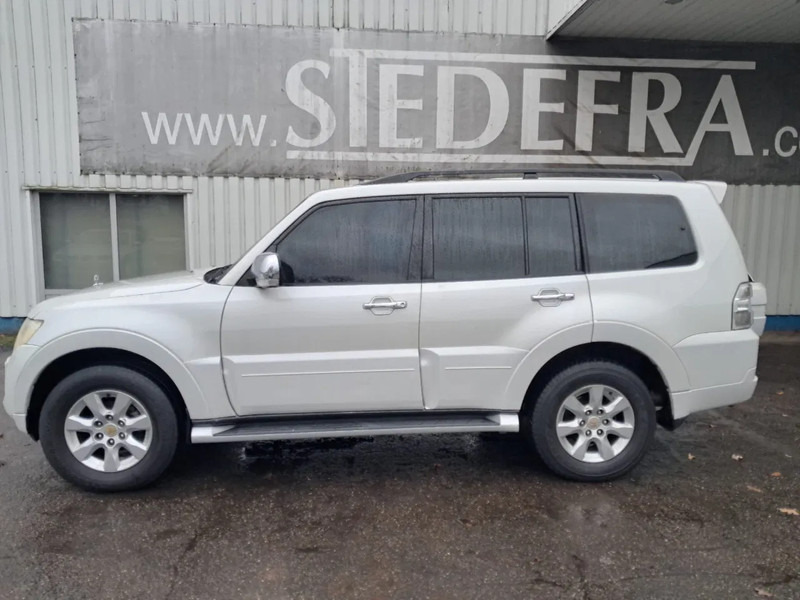 Mitsubishi Pajero GLS 3.5 - V6 , 4x4 , 7 Pers., Full Option - Automobil: slika 2 Mitsubishi Pajero GLS 3.5 - V6 , 4x4 , 7 Pers., Full Option - Automobil: slika 2