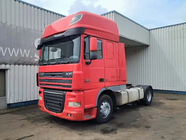 DAF XF 105 460 , Manual Gearbox , PTO , Tipper Hydraulics , Airco , Superspace Cab - Tegljač: slika 1 DAF XF 105 460 , Manual Gearbox , PTO , Tipper Hydraulics , Airco , Superspace Cab - Tegljač: slika 1