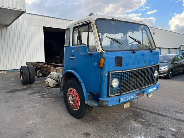 Volvo F 86 -49 S , Oldtimer for Restauration - Kamion sa golom šasijom i zatvorenom kabinom: slika 4 Volvo F 86 -49 S , Oldtimer for Restauration - Kamion sa golom šasijom i zatvorenom kabinom: slika 4