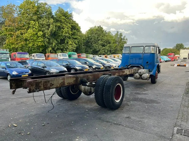 Volvo F 86 -49 S , Oldtimer for Restauration - Kamion sa golom šasijom i zatvorenom kabinom: slika 3 Volvo F 86 -49 S , Oldtimer for Restauration - Kamion sa golom šasijom i zatvorenom kabinom: slika 3