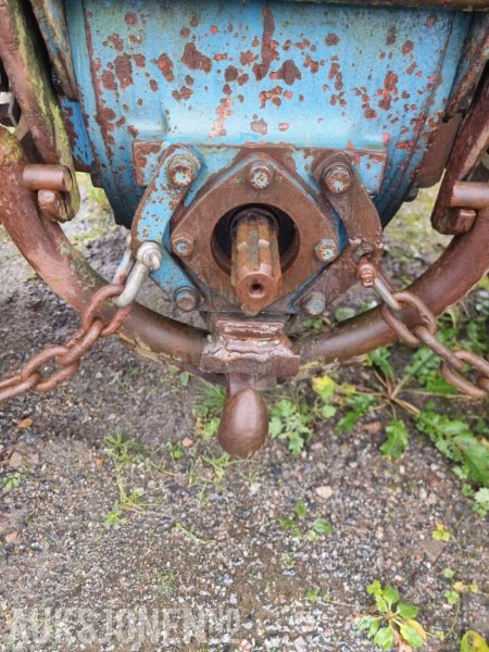 1972 Ford 3000 traktor med laster og skuffe - Traktor: slika 5 1972 Ford 3000 traktor med laster og skuffe - Traktor: slika 5