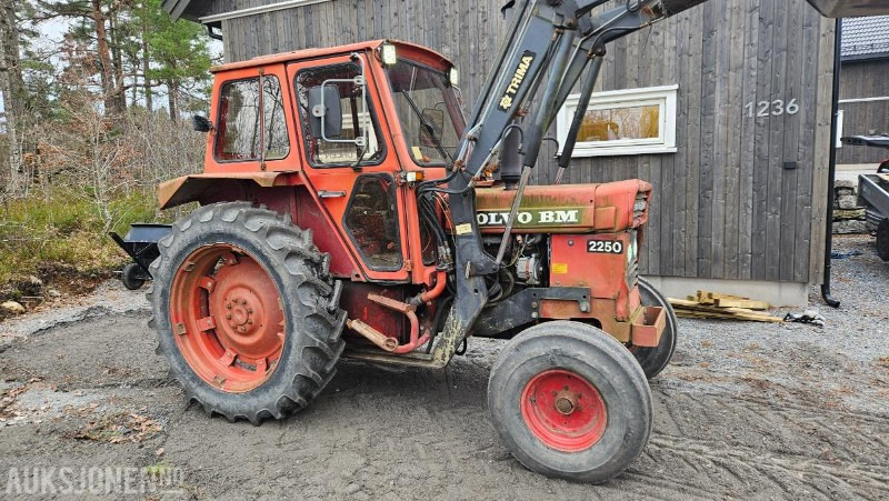 1982 Volvo 2250, Reparasjonsobjekt - Traktor: slika 1 1982 Volvo 2250, Reparasjonsobjekt - Traktor: slika 1