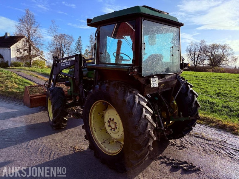 1983 John Deere 2040 SYNCHRON 9527 timer m/ Frontlasterskuffe - Traktor: slika 4 1983 John Deere 2040 SYNCHRON 9527 timer m/ Frontlasterskuffe - Traktor: slika 4