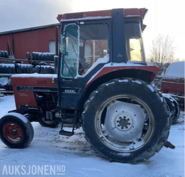1985 CASE IH 685 - Traktor: slika 2 1985 CASE IH 685 - Traktor: slika 2