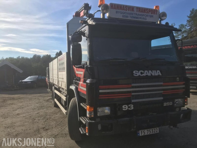 Kamion sa dizalicom 1994 Scania P-93 M - Planbil med bakmontert kran - Palfinger PK 7501: slika 1