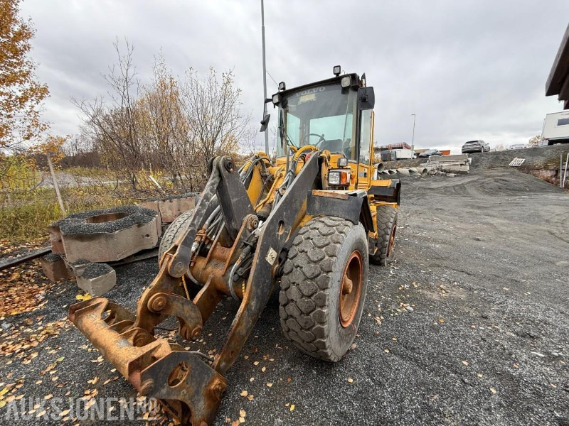 1994 Volvo L70B Hjullaster - Skuff - HK - 16812T - Utovarivač točkaš: slika 1 1994 Volvo L70B Hjullaster - Skuff - HK - 16812T - Utovarivač točkaš: slika 1