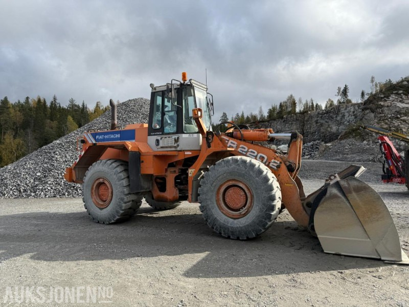 1995 Fiat-Hitachi FR 220.2 - Utovarivač točkaš: slika 4 1995 Fiat-Hitachi FR 220.2 - Utovarivač točkaš: slika 4