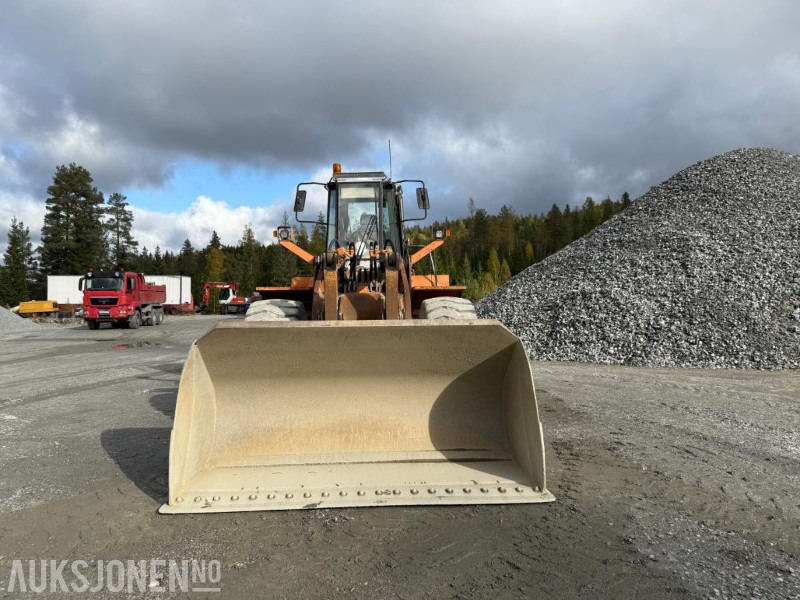 1995 Fiat-Hitachi FR 220.2 - Utovarivač točkaš: slika 2 1995 Fiat-Hitachi FR 220.2 - Utovarivač točkaš: slika 2
