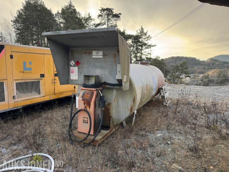 2002 Dieseltank med pumpe - Građevinska oprema: slika 2 2002 Dieseltank med pumpe - Građevinska oprema: slika 2