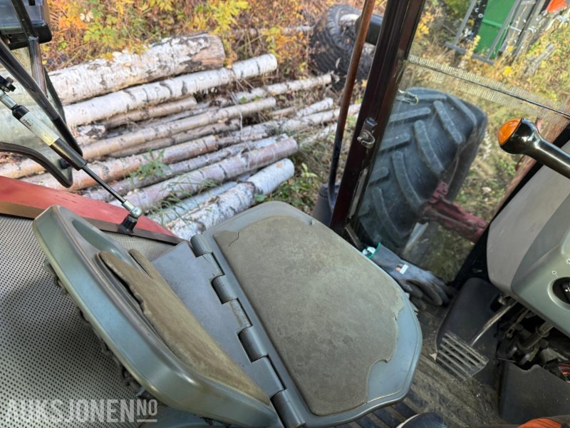 Traktor 2002 McCormick C100 m/Fronthydraulikk: slika 19 Traktor 2002 McCormick C100 m/Fronthydraulikk: slika 19