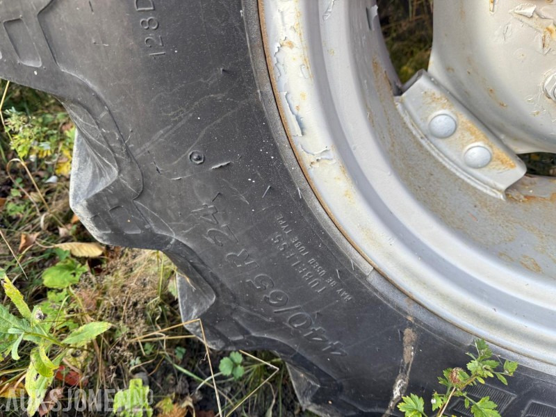 Traktor 2002 McCormick C100 m/Fronthydraulikk: slika 16 Traktor 2002 McCormick C100 m/Fronthydraulikk: slika 16