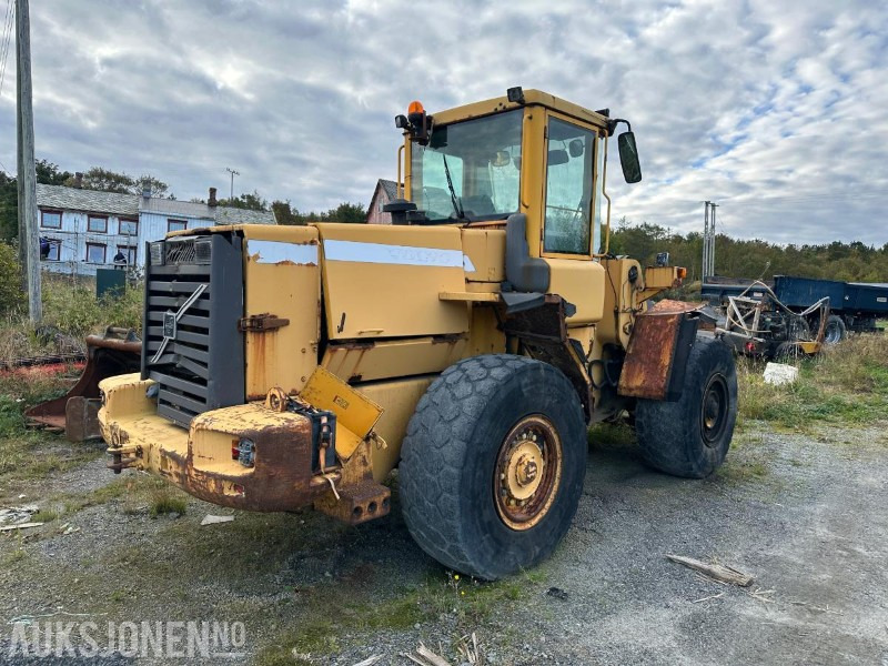 2002 Volvo L90D hjullaster – 17 tonn // Helgummihjul // Sentralsmøring - Utovarivač točkaš: slika 3 2002 Volvo L90D hjullaster – 17 tonn // Helgummihjul // Sentralsmøring - Utovarivač točkaš: slika 3
