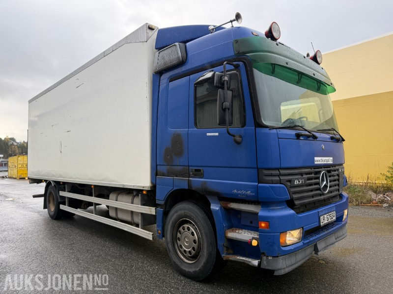 2003 Mercedes-Benz 1831L/60 4X2 - Kamion sa zatvorenim sandukom: slika 3 2003 Mercedes-Benz 1831L/60 4X2 - Kamion sa zatvorenim sandukom: slika 3
