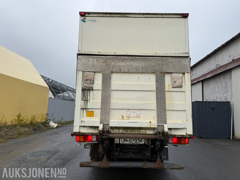 2003 Mercedes-Benz 1831L/60 4X2 - Kamion sa zatvorenim sandukom: slika 5 2003 Mercedes-Benz 1831L/60 4X2 - Kamion sa zatvorenim sandukom: slika 5