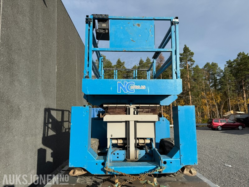 2004 Genie GS-3268R - Sakselift - 4x4 - 4152kg - 3734t - Vazdušna platforma: slika 2 2004 Genie GS-3268R - Sakselift - 4x4 - 4152kg - 3734t - Vazdušna platforma: slika 2