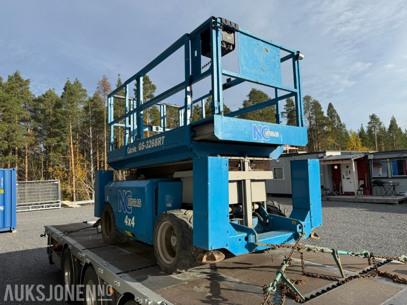 2004 Genie GS-3268R - Sakselift - 4x4 - 4152kg - 3734t - Vazdušna platforma: slika 3 2004 Genie GS-3268R - Sakselift - 4x4 - 4152kg - 3734t - Vazdušna platforma: slika 3