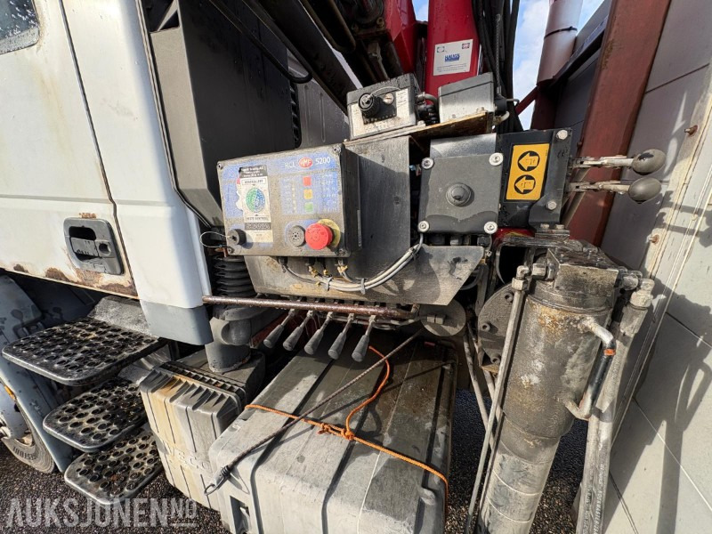 Kamion sa dizalicom 2004 Iveco 120E24 EUROCARGO kranbil - registrert for 5 sitteplasser: slika 8 Kamion sa dizalicom 2004 Iveco 120E24 EUROCARGO kranbil - registrert for 5 sitteplasser: slika 8