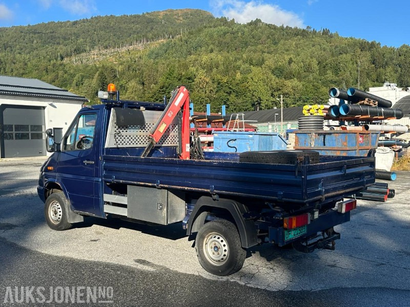 2004 Mercedes-Benz 313 CDI SPRINTER 2.1-129 D - 4X4 - Kran - Tippkasse - 173782 km - Dostavno vozilo s ravnom platformom: slika 3 2004 Mercedes-Benz 313 CDI SPRINTER 2.1-129 D - 4X4 - Kran - Tippkasse - 173782 km - Dostavno vozilo s ravnom platformom: slika 3