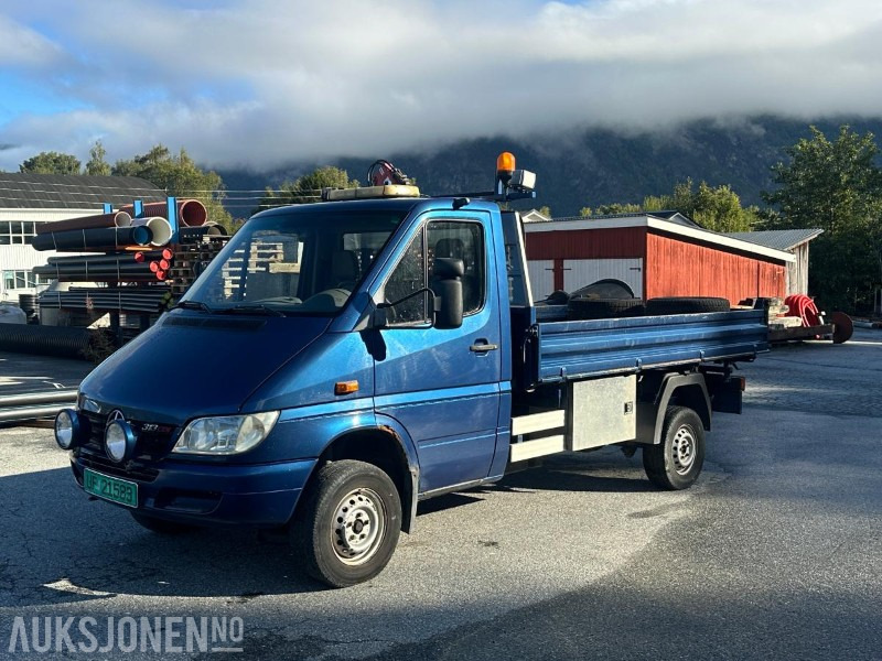 2004 Mercedes-Benz 313 CDI SPRINTER 2.1-129 D - 4X4 - Kran - Tippkasse - 173782 km - Dostavno vozilo s ravnom platformom: slika 1 2004 Mercedes-Benz 313 CDI SPRINTER 2.1-129 D - 4X4 - Kran - Tippkasse - 173782 km - Dostavno vozilo s ravnom platformom: slika 1