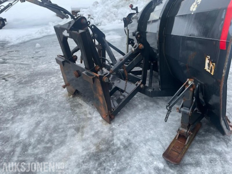 2004 Tellefsdal D-plow Snøplog 3000 m/ BM feste - Građevinska oprema: slika 3 2004 Tellefsdal D-plow Snøplog 3000 m/ BM feste - Građevinska oprema: slika 3