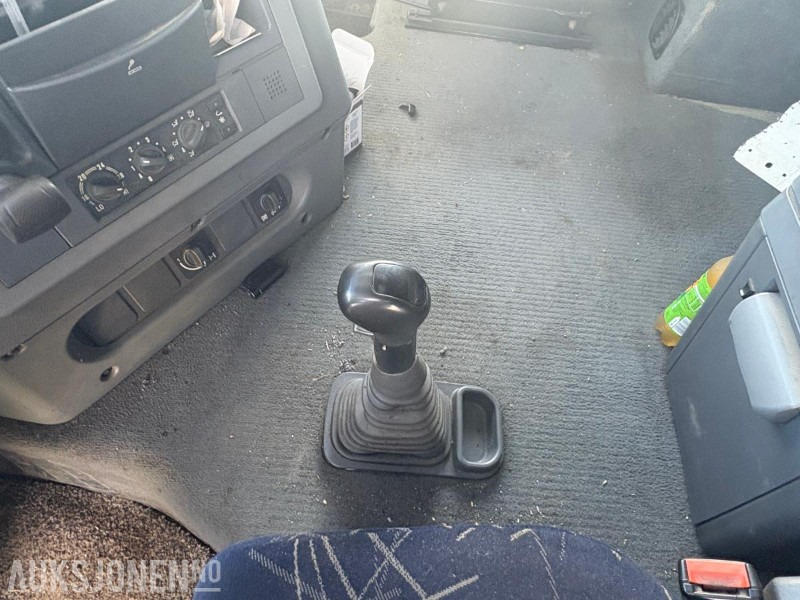 Kamion sa hidrauličnom kukom 2005 Iveco 260S48 krokløft: slika 11