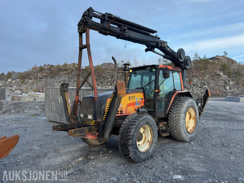 2005 Valmet 8100 Krantraktor - Hiab 099-4XS HiDuo med fjernstyring - Traktor: slika 2 2005 Valmet 8100 Krantraktor - Hiab 099-4XS HiDuo med fjernstyring - Traktor: slika 2
