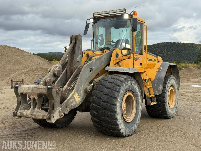 2006 Volvo L120E - Sentralsmøring - 14887 timer - Utovarivač točkaš: slika 1 2006 Volvo L120E - Sentralsmøring - 14887 timer - Utovarivač točkaš: slika 1