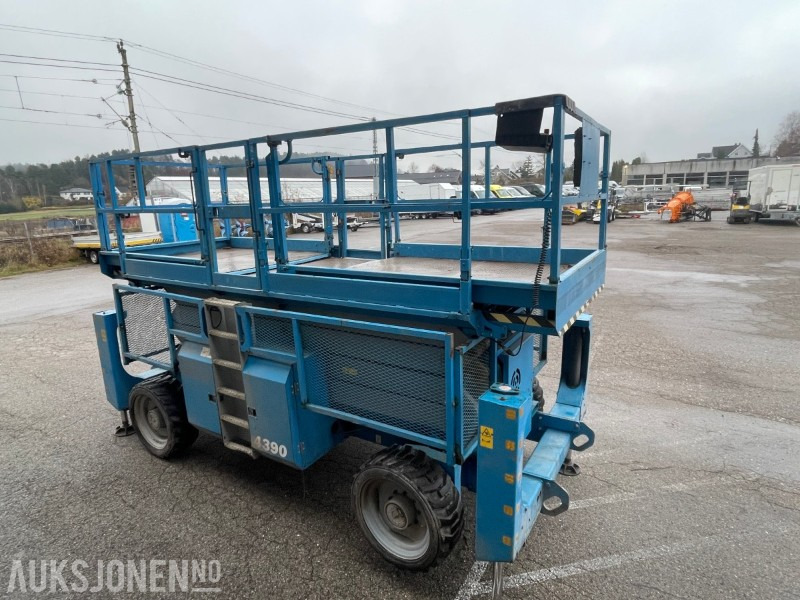 2008 Genie GS4390 - 15m dieseldrevet sakselift - Vazdušna platforma: slika 5 2008 Genie GS4390 - 15m dieseldrevet sakselift - Vazdušna platforma: slika 5