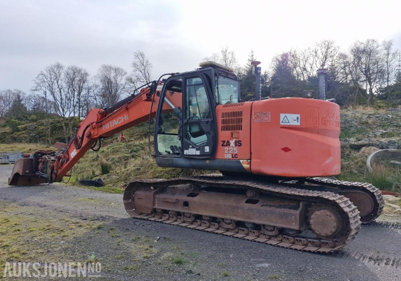 2009 Hitachi ZX225USLC-3 Beltegraver m/GPS/Rototilt med klype/Pusseskuffe, 12800 timer - Bager: slika 4 2009 Hitachi ZX225USLC-3 Beltegraver m/GPS/Rototilt med klype/Pusseskuffe, 12800 timer - Bager: slika 4