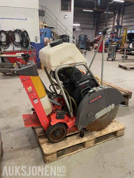 2012 Husqvarna FS524 selvgående gulvsag - Građevinska oprema: slika 1 2012 Husqvarna FS524 selvgående gulvsag - Građevinska oprema: slika 1