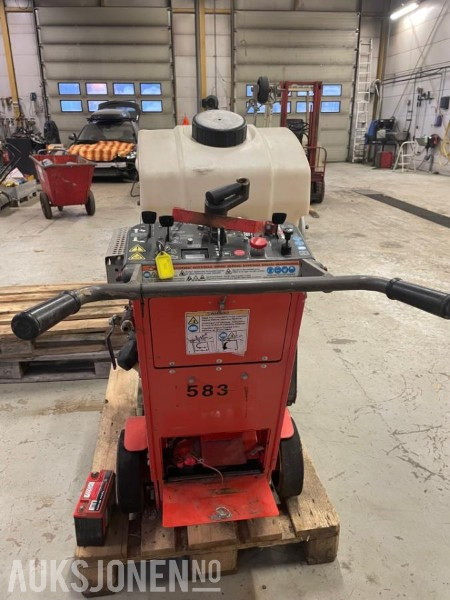 2012 Husqvarna FS524 selvgående gulvsag - Građevinska oprema: slika 4 2012 Husqvarna FS524 selvgående gulvsag - Građevinska oprema: slika 4