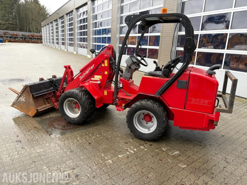 2012 Schäffer SCHAFFER 3046 kompakt laster med skuff og palle gaffel - Mini utovarivač: slika 3 2012 Schäffer SCHAFFER 3046 kompakt laster med skuff og palle gaffel - Mini utovarivač: slika 3