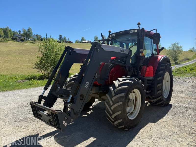 2013 Valtra 8670 traktor - Fjærende fremaksel - Hyttefjæring - 2 seter - Traktor: slika 1 2013 Valtra 8670 traktor - Fjærende fremaksel - Hyttefjæring - 2 seter - Traktor: slika 1