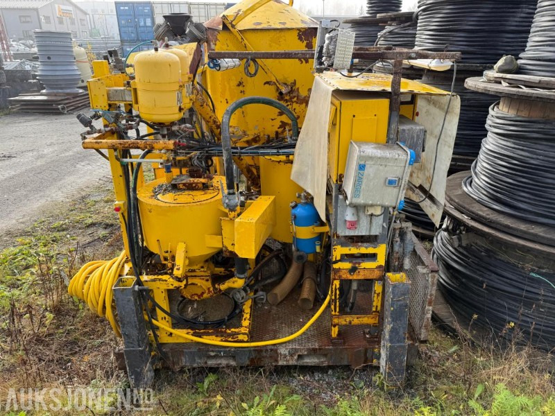 2014 Atlas Copco Unigrout Rig Smart M2 E45 / Injeksjonsplattform - Građevinska oprema: slika 5 2014 Atlas Copco Unigrout Rig Smart M2 E45 / Injeksjonsplattform - Građevinska oprema: slika 5