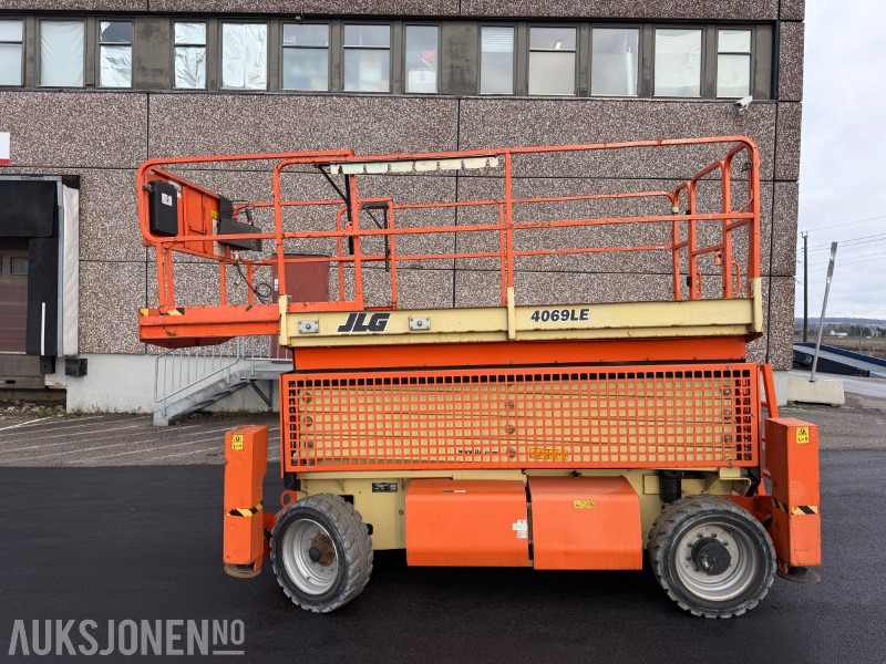 2014 JLG 4069LE - elektrisk sakselift med arbeidshøyde på 14m - Vazdušna platforma: slika 3 2014 JLG 4069LE - elektrisk sakselift med arbeidshøyde på 14m - Vazdušna platforma: slika 3