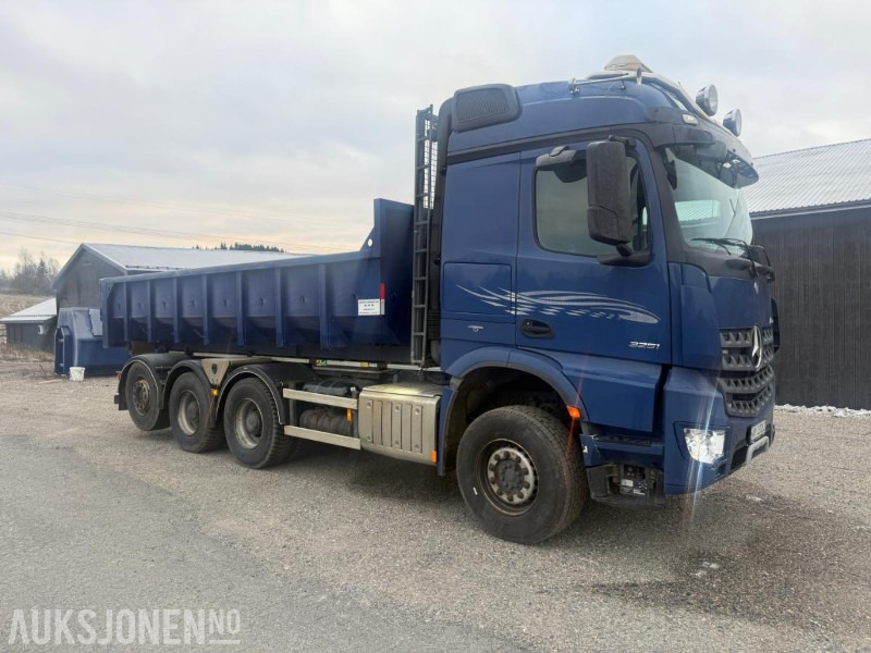 2014 Mercedes-Benz Arocs KROKBIL M/DUMPERKASSE EURO 6 SERVICEHISTORIKK NYLIG EU-GODKJENT 510HK - Kamion sa hidrauličnom kukom: slika 2 2014 Mercedes-Benz Arocs KROKBIL M/DUMPERKASSE EURO 6 SERVICEHISTORIKK NYLIG EU-GODKJENT 510HK - Kamion sa hidrauličnom kukom: slika 2