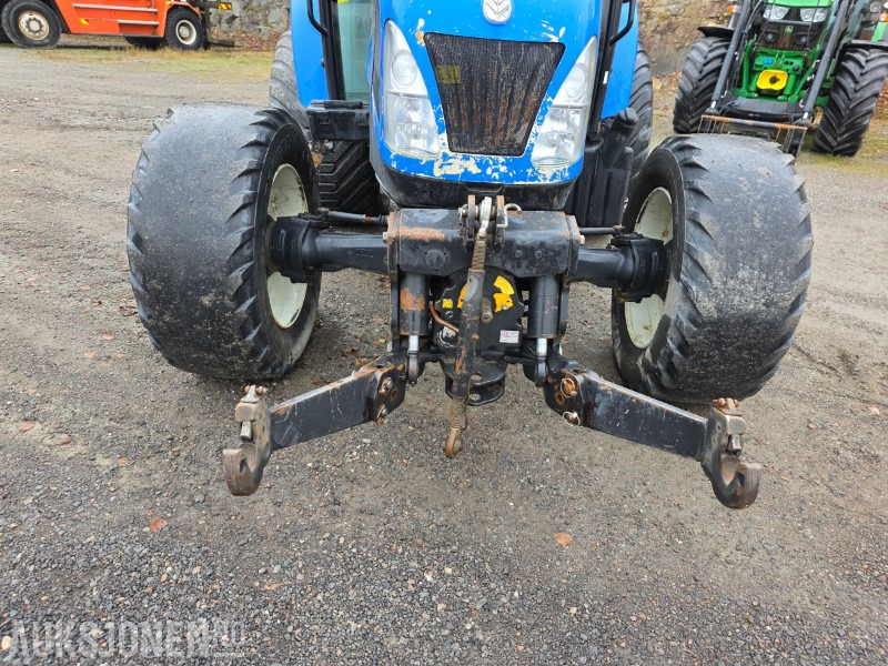 2014 New Holland T4.75 front hydraulikk P2 3600 timer - Traktor: slika 4 2014 New Holland T4.75 front hydraulikk P2 3600 timer - Traktor: slika 4