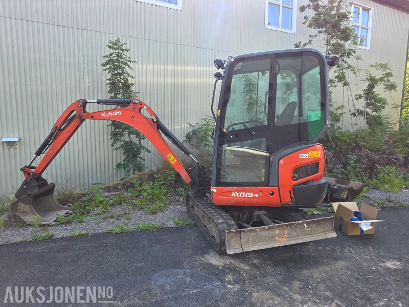 2015 Kubota KX019-4 Minigraver med grave og pusseskuff - Mini bager: slika 1 2015 Kubota KX019-4 Minigraver med grave og pusseskuff - Mini bager: slika 1