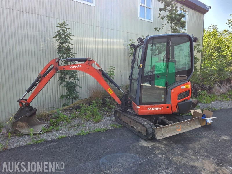 2015 Kubota KX019-4 Minigraver med grave og pusseskuff - Mini bager: slika 2 2015 Kubota KX019-4 Minigraver med grave og pusseskuff - Mini bager: slika 2