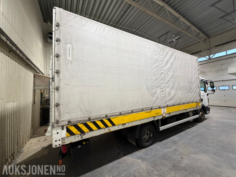 2015 MAN TGL 8.180 - Hengerfeste - Aircondition - 87.946 km - Bakløft - Kamion sa zatvorenim sandukom: slika 5 2015 MAN TGL 8.180 - Hengerfeste - Aircondition - 87.946 km - Bakløft - Kamion sa zatvorenim sandukom: slika 5