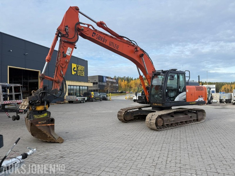 2016 Hitachi Zaxiz 210LC BELTEGRAVER ENGCON TILTROTATOR SERVICEHISTORIKK. - Bager: slika 1 2016 Hitachi Zaxiz 210LC BELTEGRAVER ENGCON TILTROTATOR SERVICEHISTORIKK. - Bager: slika 1