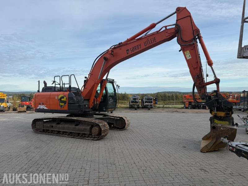 2016 Hitachi Zaxiz 210LC BELTEGRAVER ENGCON TILTROTATOR SERVICEHISTORIKK. - Bager: slika 2 2016 Hitachi Zaxiz 210LC BELTEGRAVER ENGCON TILTROTATOR SERVICEHISTORIKK. - Bager: slika 2