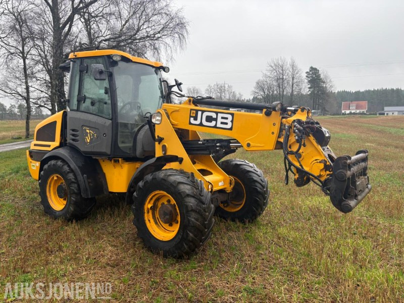 2016 JCB TM 220 AGRI - Utovarivač točkaš: slika 2 2016 JCB TM 220 AGRI - Utovarivač točkaš: slika 2